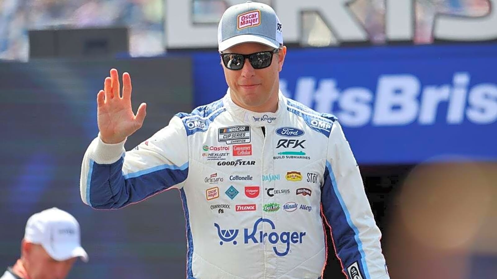 Pole winner Brad Keselowski captures All-Star heat race