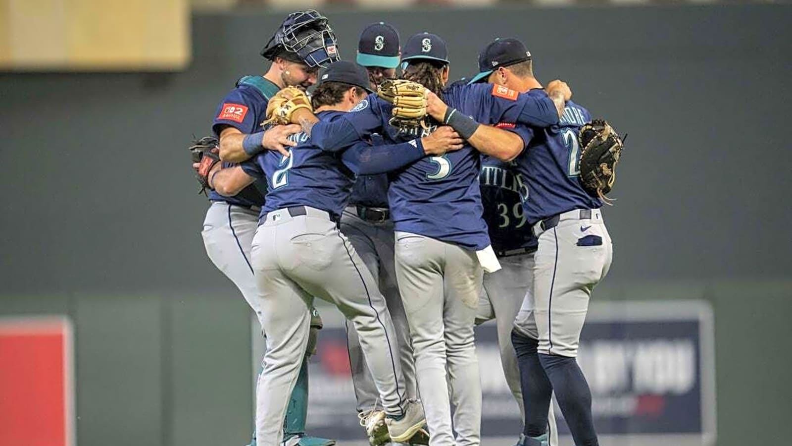 Streaking Mariners look to stay hot vs. tumbling Twins