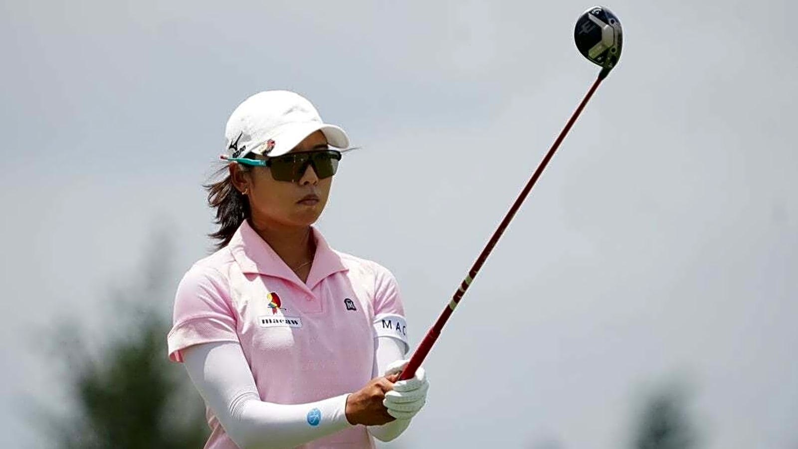Mi Hyang Lee maintains lead at Blue Bay LPGA