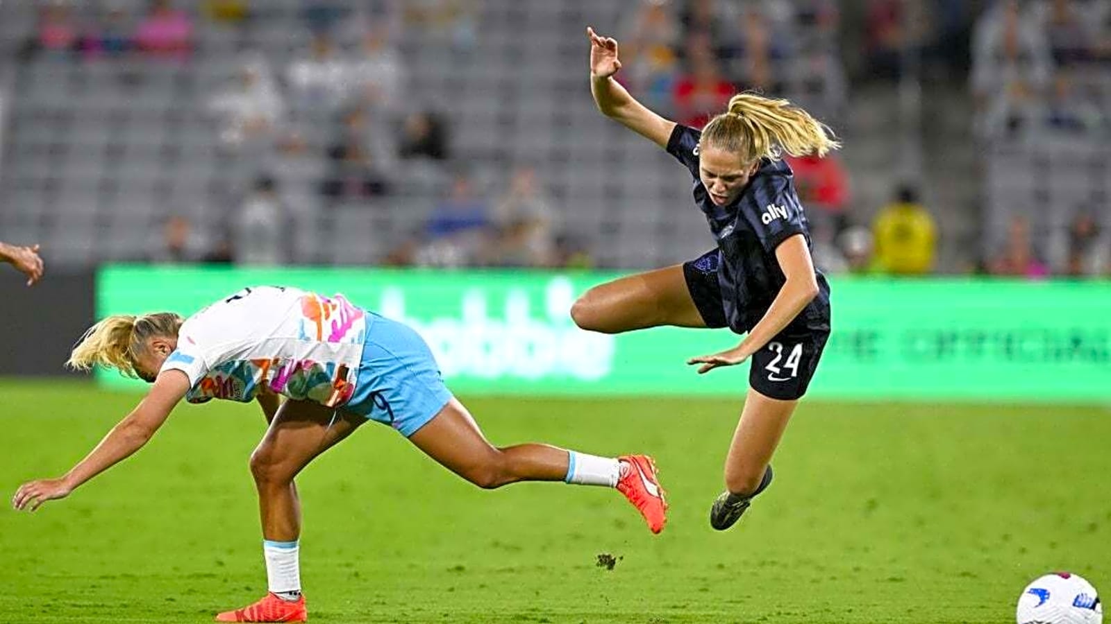 Goalies shine as Spirit, Wave settle for draw