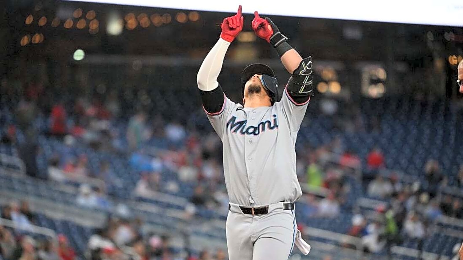Marlins in position to pull off sweep of Nationals