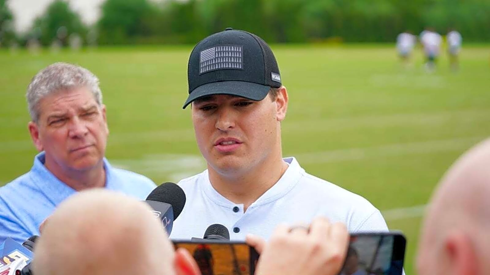 Report: Bengals restart talks with star DE Trey Hendrickson