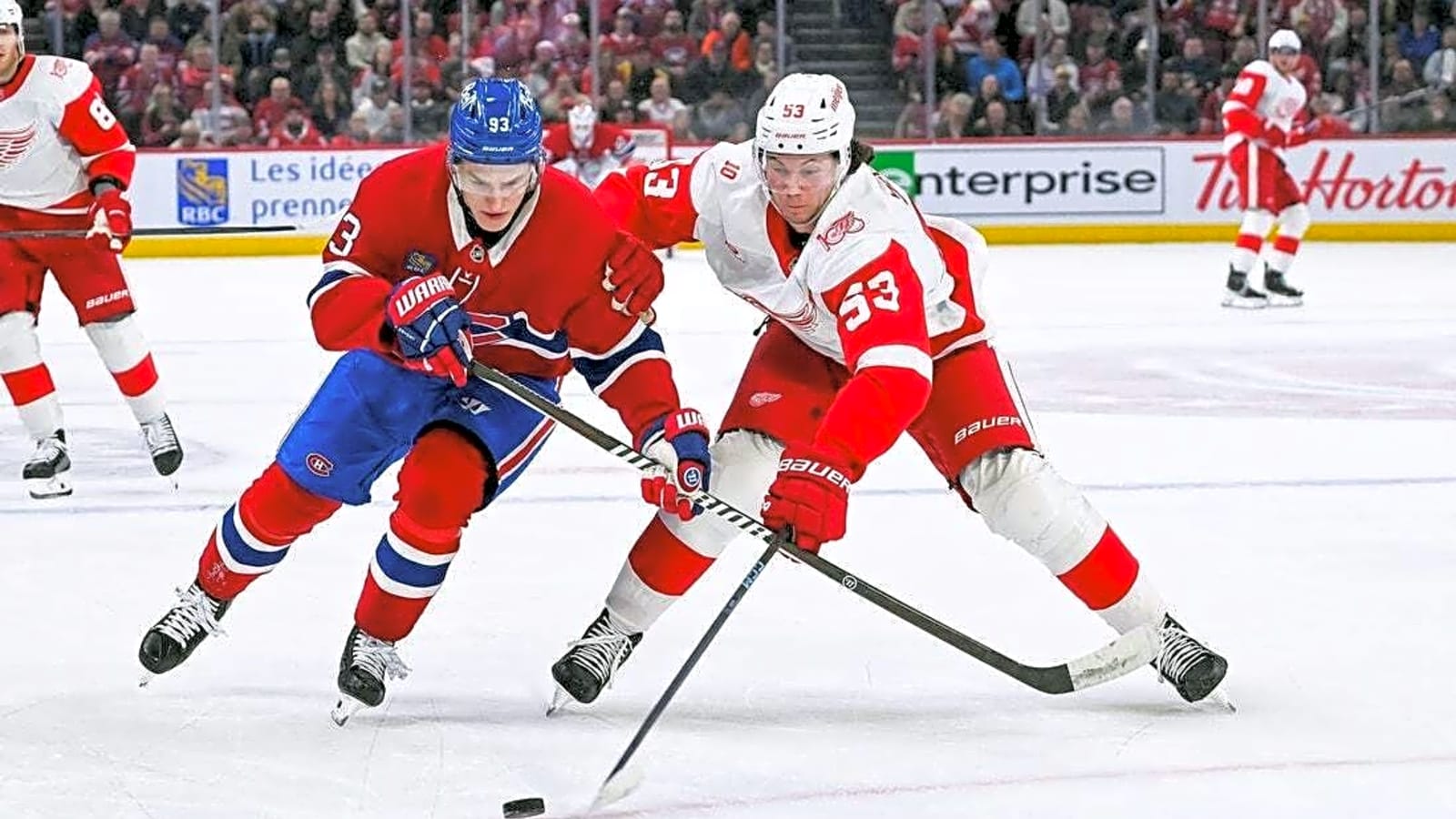 Alex DeBrincat's thee-points helps Red Wings shutout Canadiens