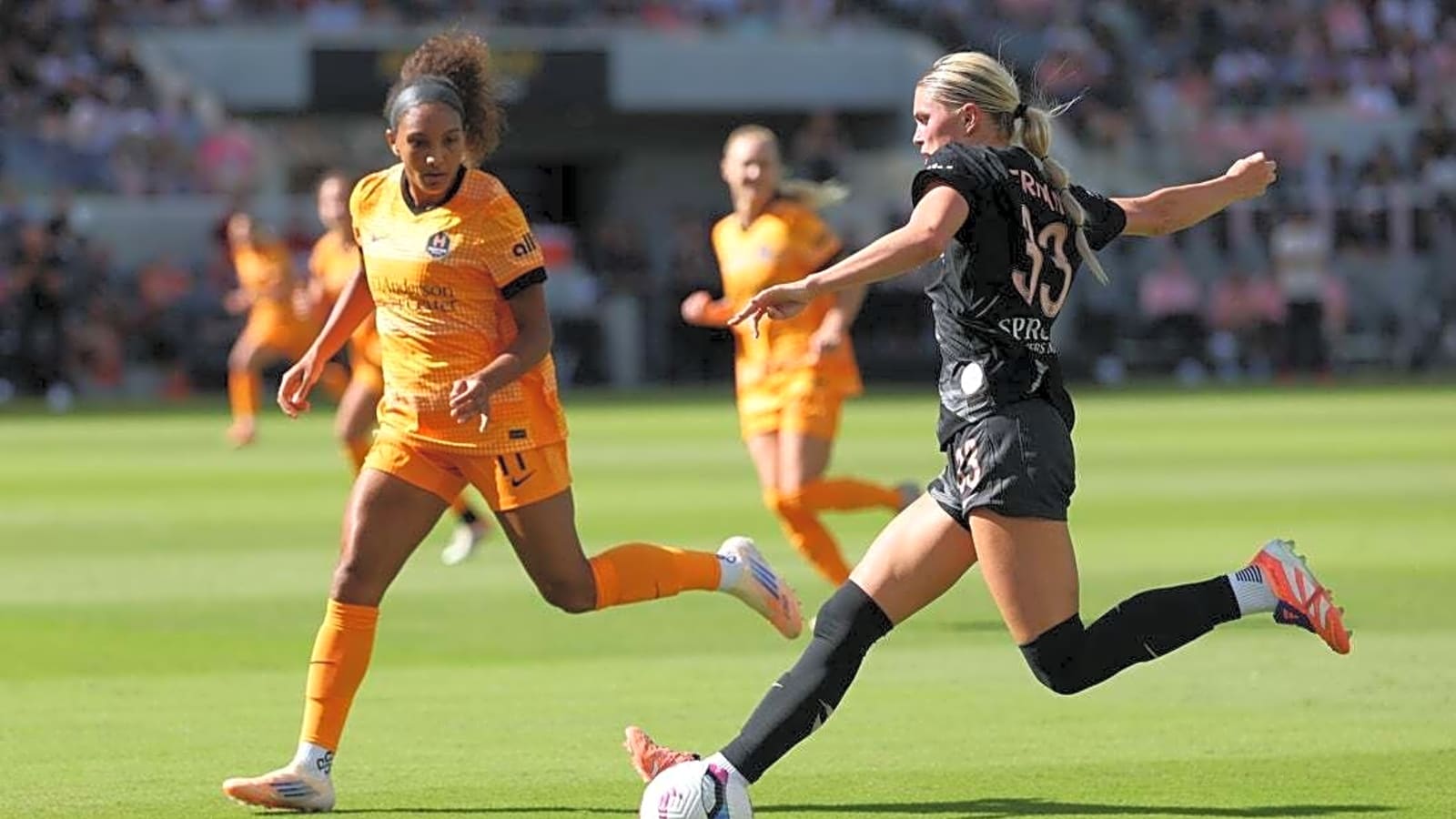 Angel City sneak toward playoffs with shutout of Dash