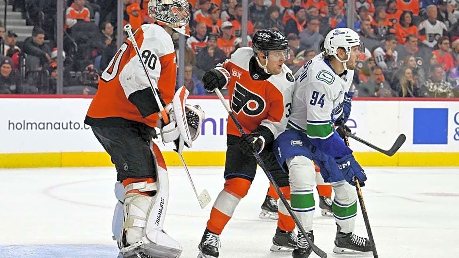 Fourth line shines as Flyers end Canucks' winning streak