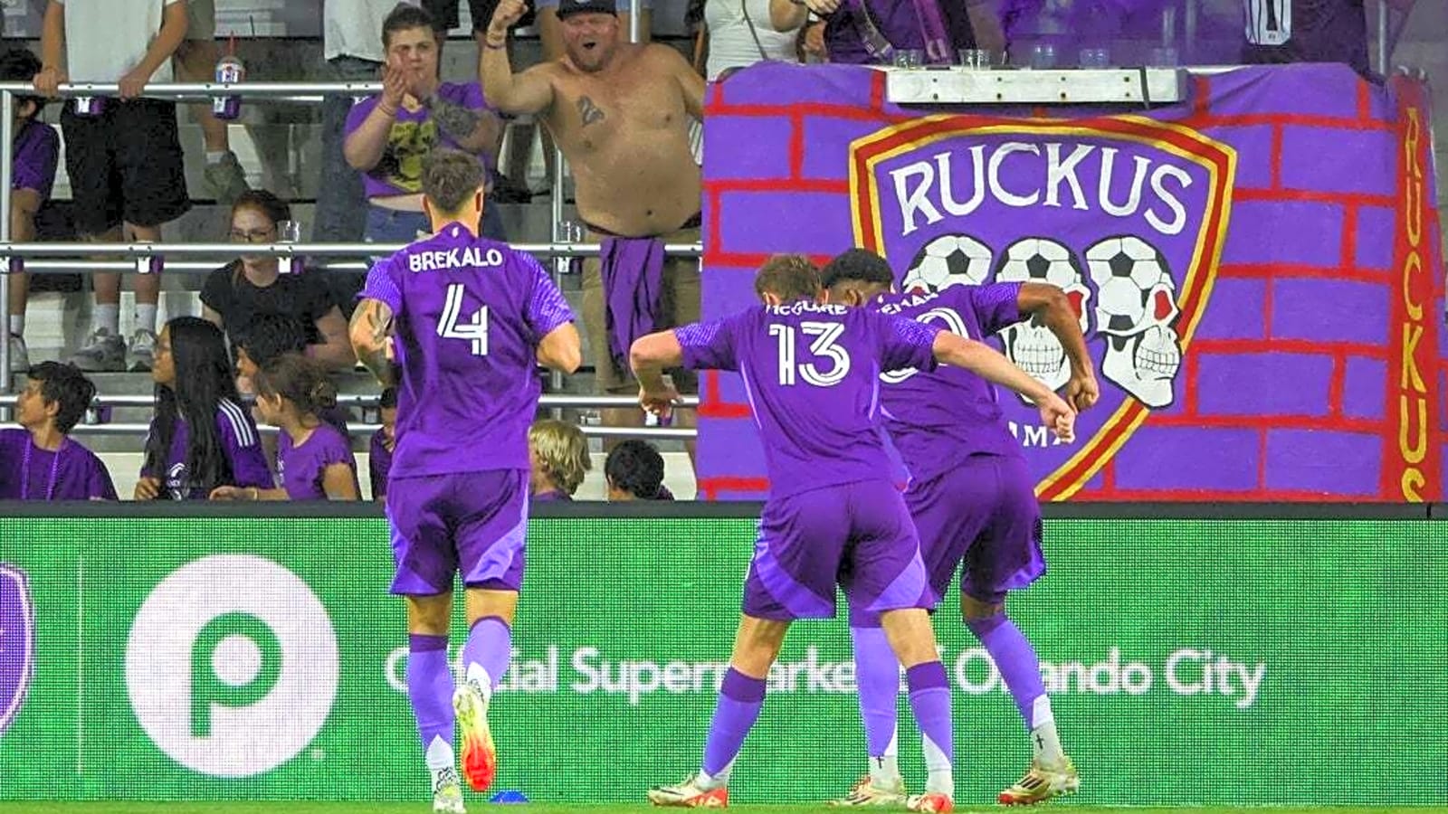 Orlando City breaks goal drought, hammers Atlanta