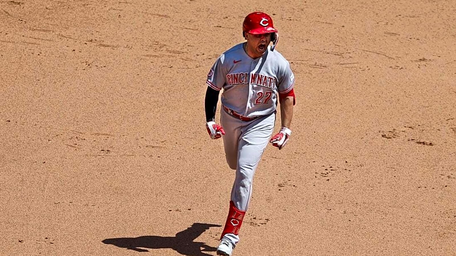 Sal Stewart's HR helps Reds defeat Mariners