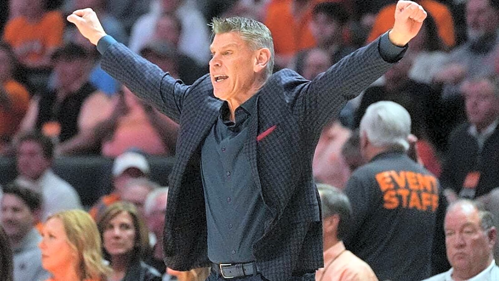 Oklahoma surges ahead early, cruises past LSU