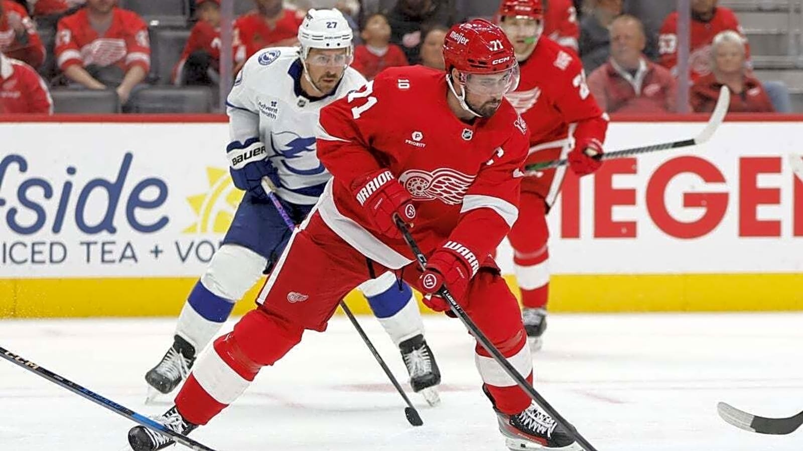 Puck management key for Red Wings in first of pair vs. Blues