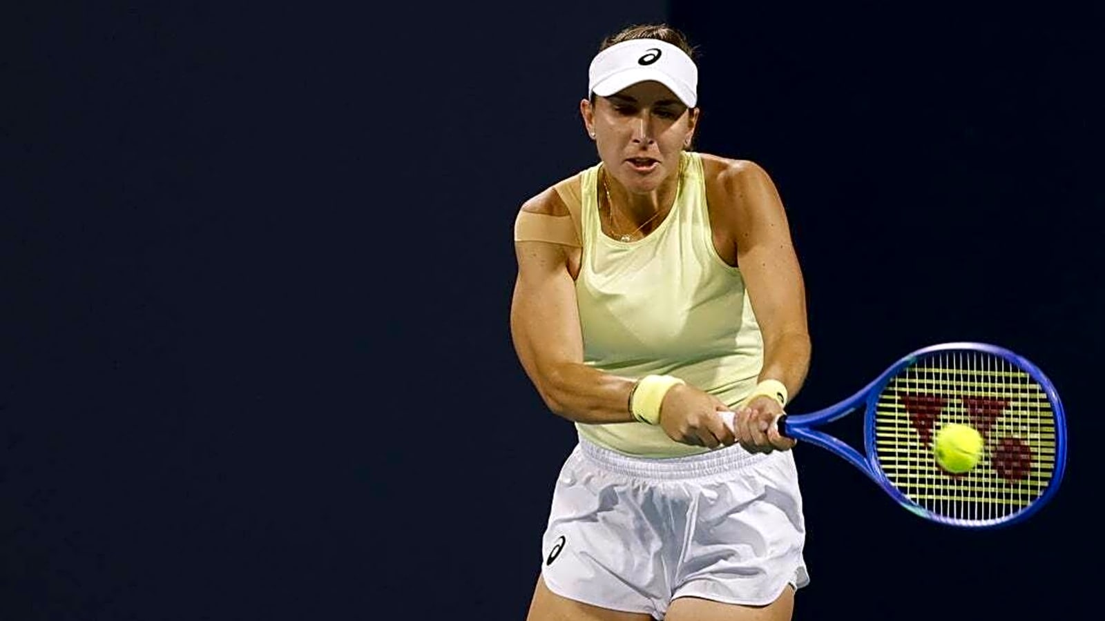 Belinda Bencic (arm) withdraws from French Open