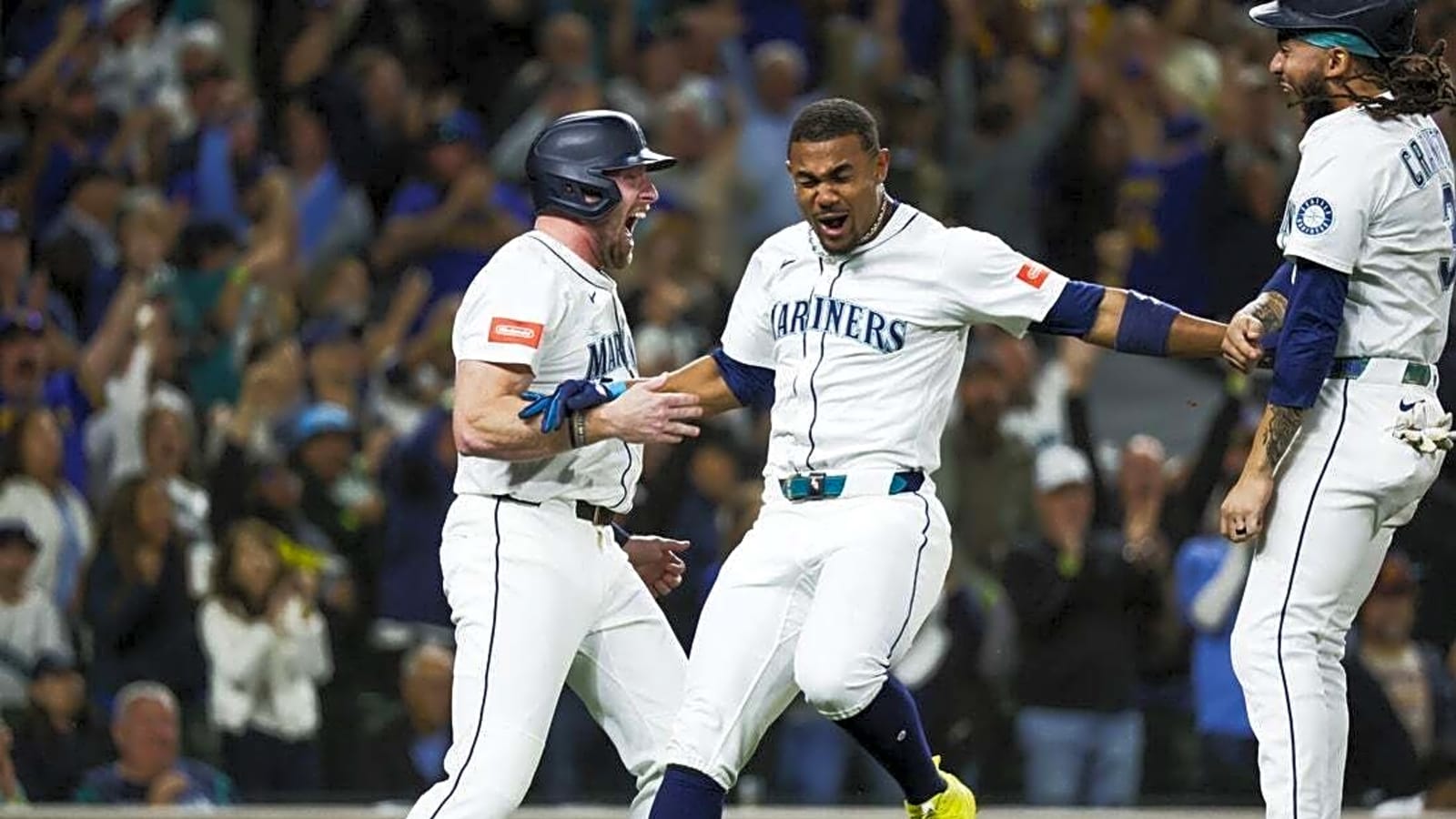 MLB roundup: Mariners, Yankees clinch playoff berths