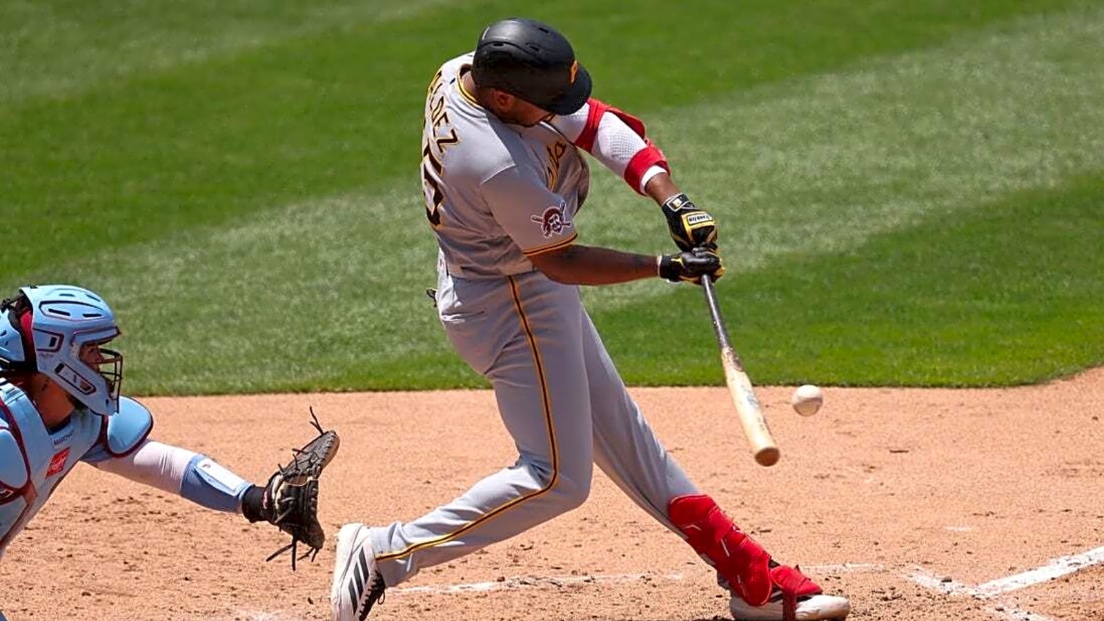 Esmerlyn Valdez (3 RBIs), Pirates split series with Phillies