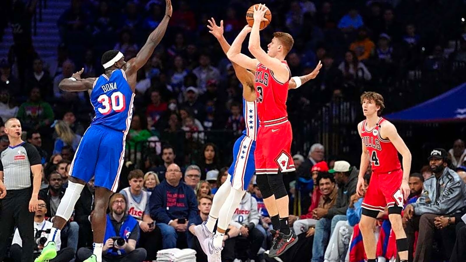 Kevin Huerter helps Bulls roll past 76ers