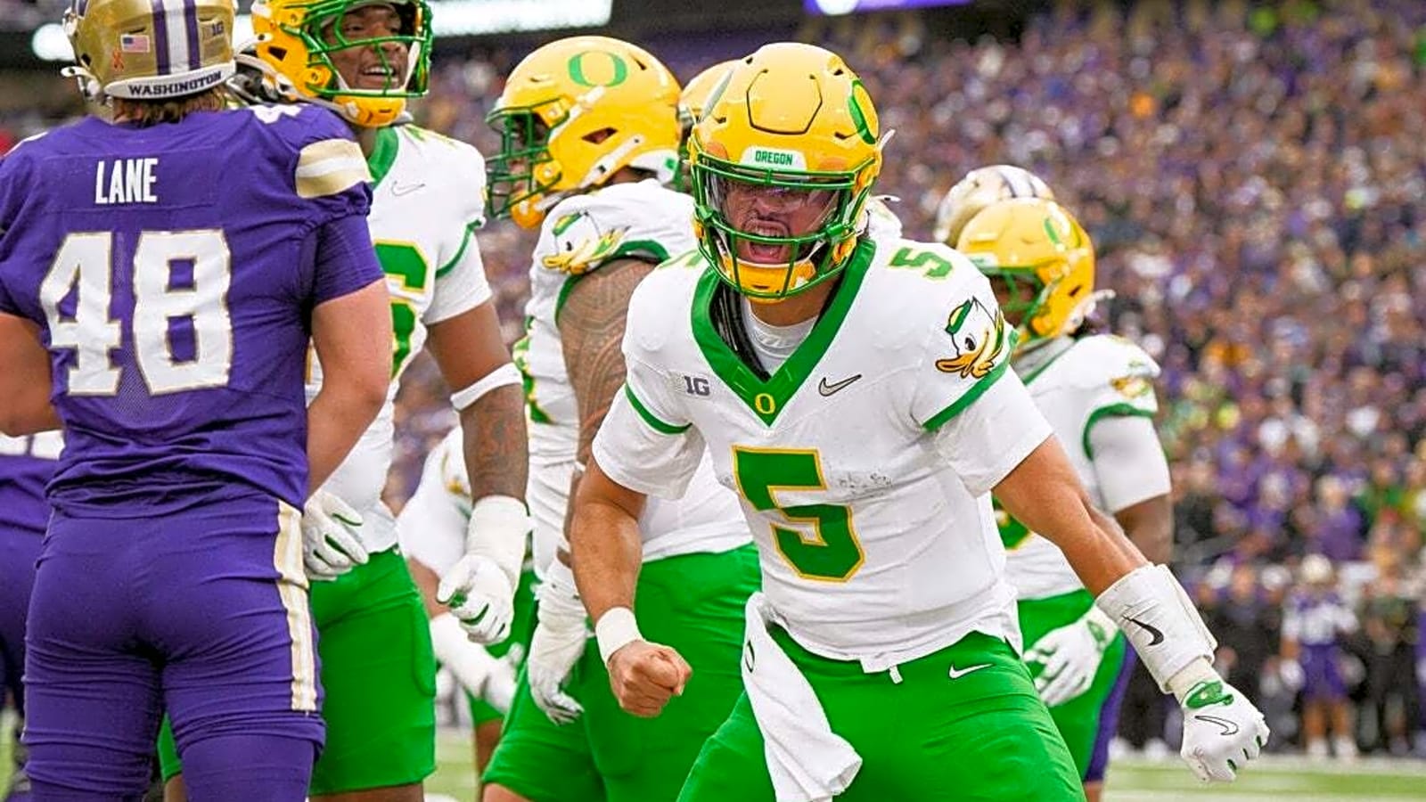 No. 6 Oregon fends off Demond Williams Jr., Washington