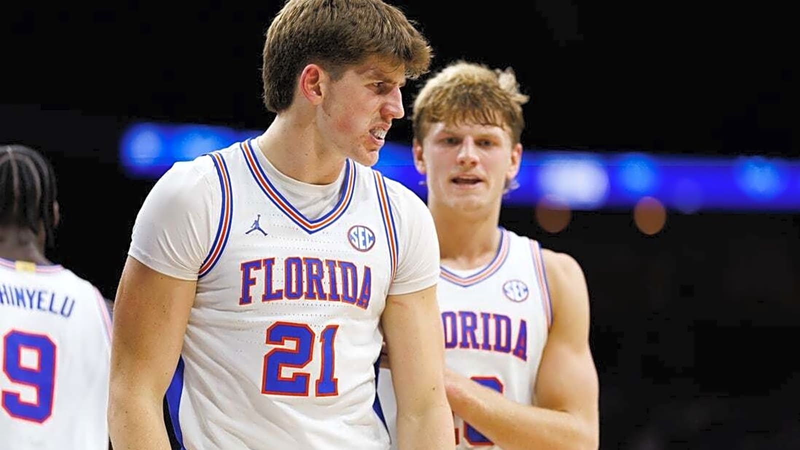 Alex Condon's 19 points help No. 10 Florida hand Miami 1st loss