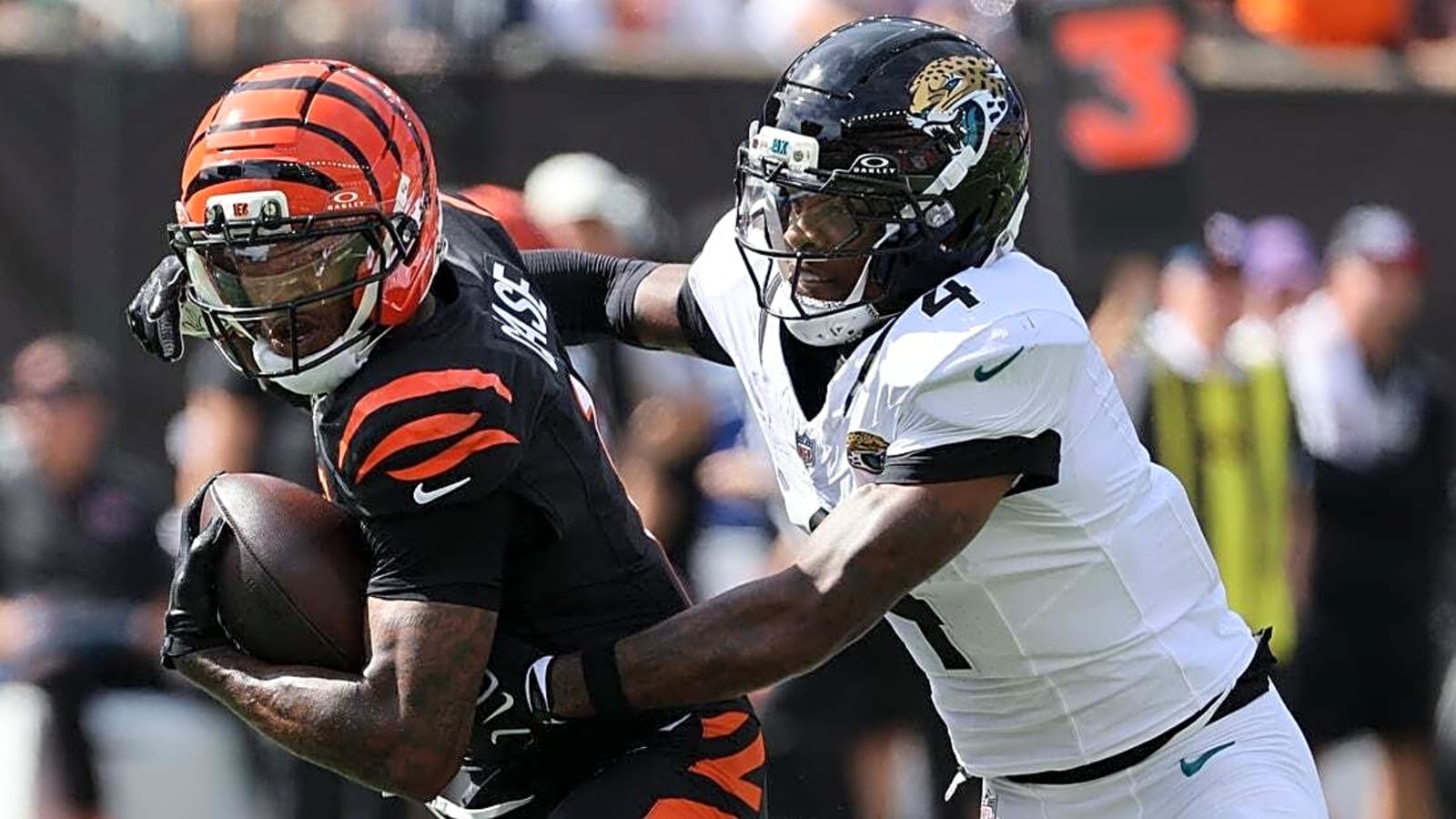 Jaguars knock off Bengals, who lose Ja'Marr Chase (concussion)