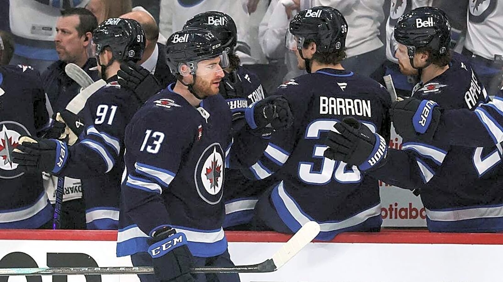 Connor Hellebuyck, Jets blank Stars, level series 1-1