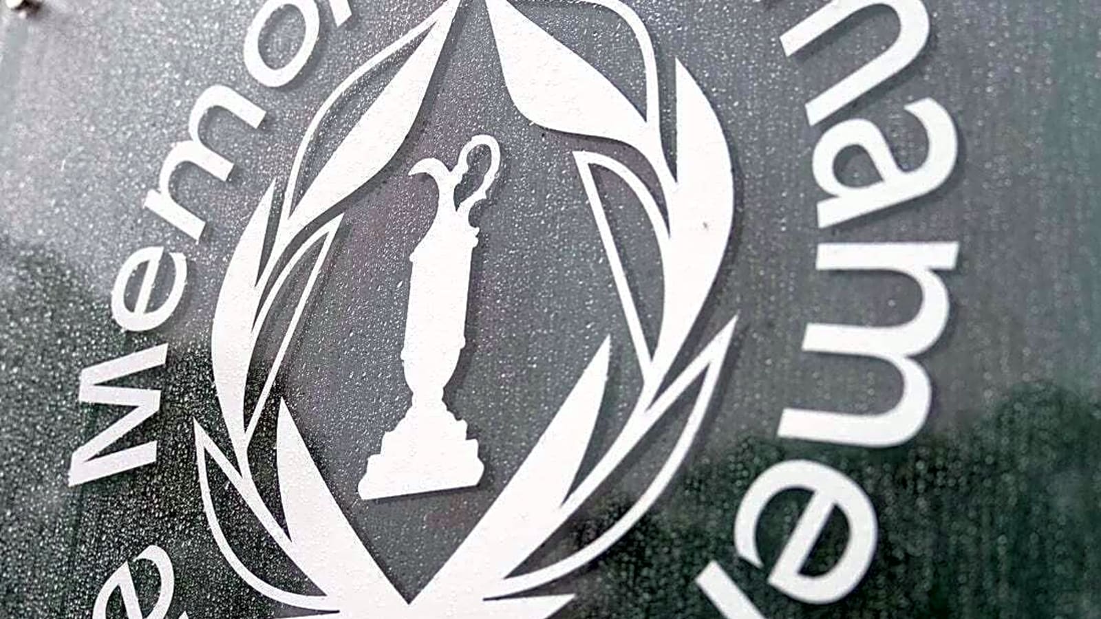 Memorial to resume play after brief suspension