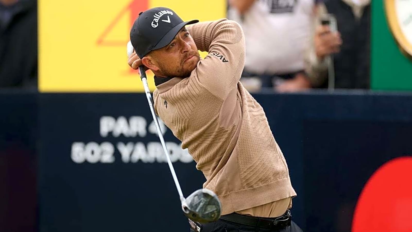 Xander Schauffele charges after &#39;luck boxing&#39; to stay in Open contention