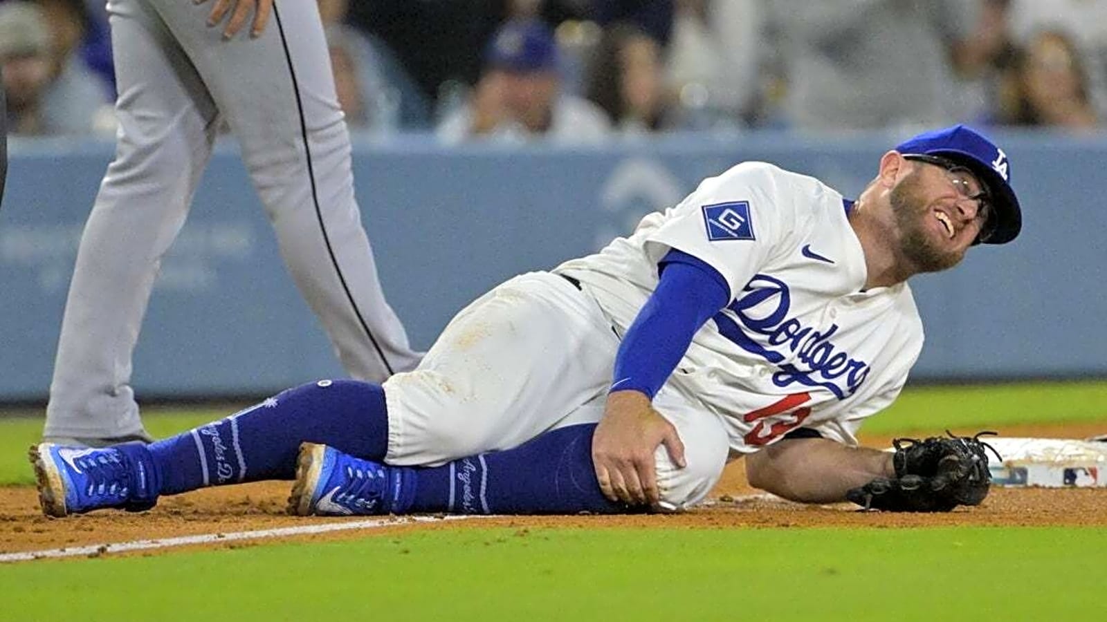 Dodgers 3B Max Muncy (knee) set to undergo MRI