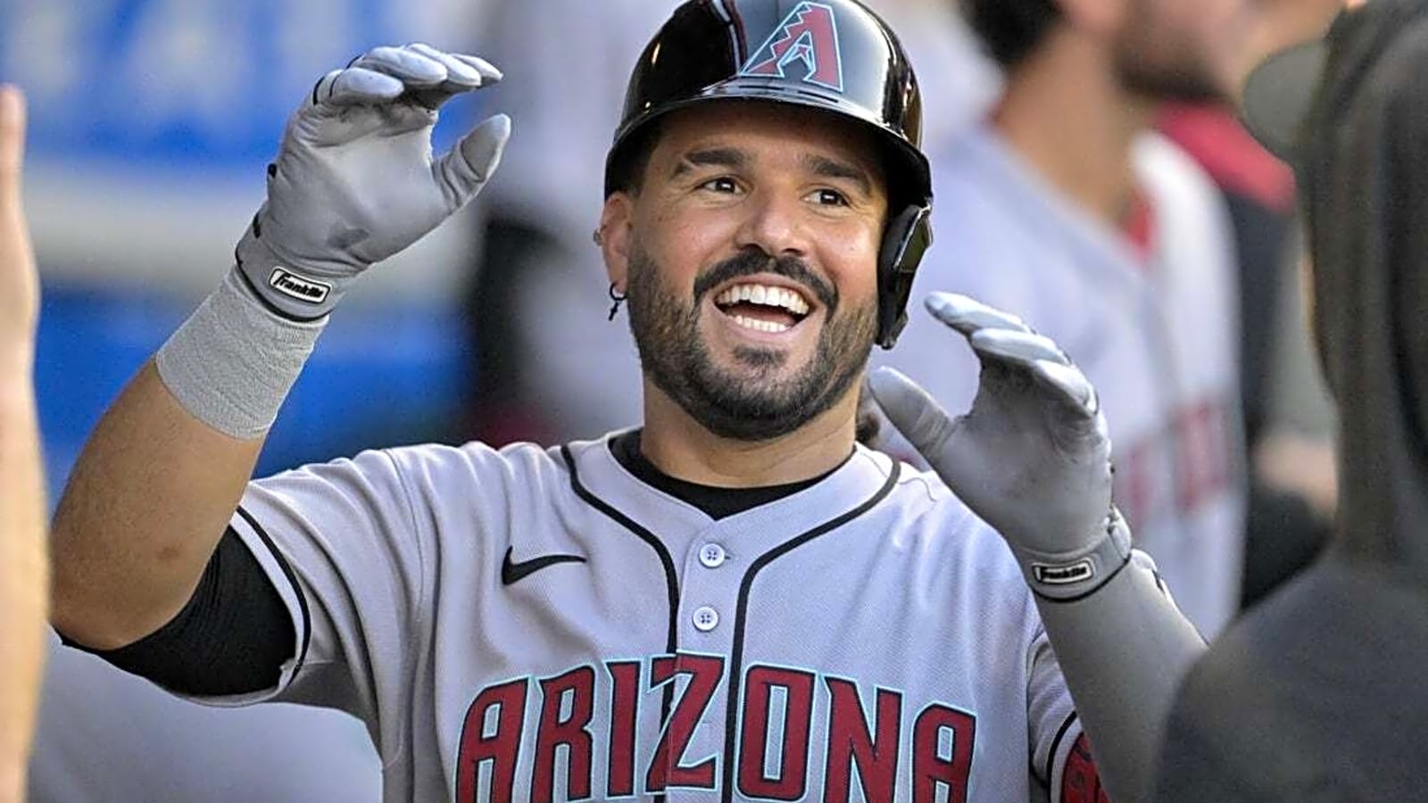 Diamondbacks not acting like sellers, face injury-riddled Astros