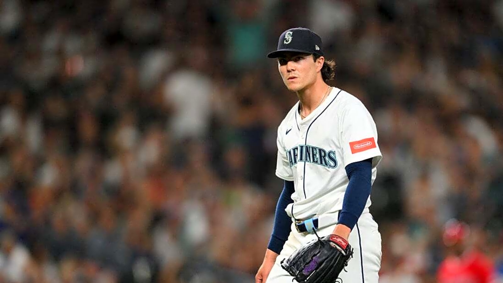 Bryan Woo stellar again as Mariners down Angels for 8th straight win