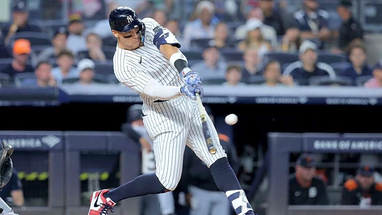 Aaron Judge ties Joe DiMaggio with two HRs Thursday