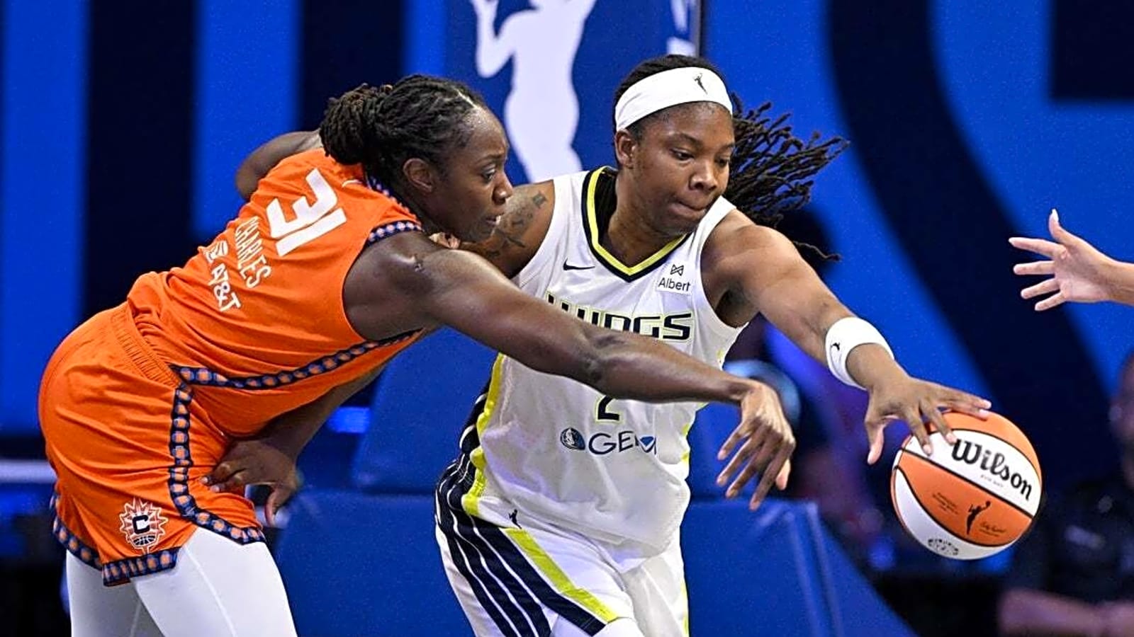 Sun emerge with win over Paige Bueckers-less Wings