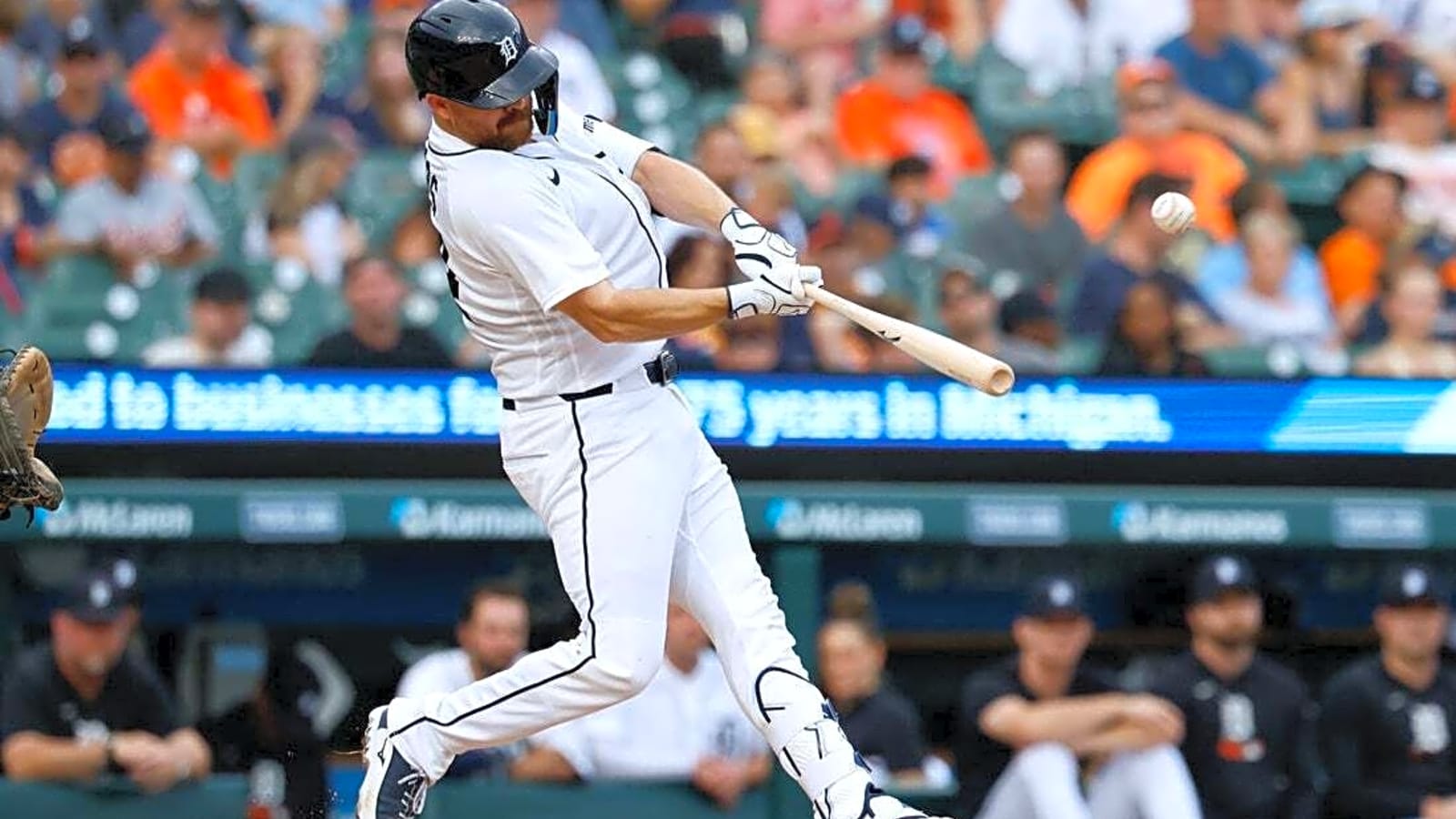Tigers rely on homers to keep rolling vs. Athletics