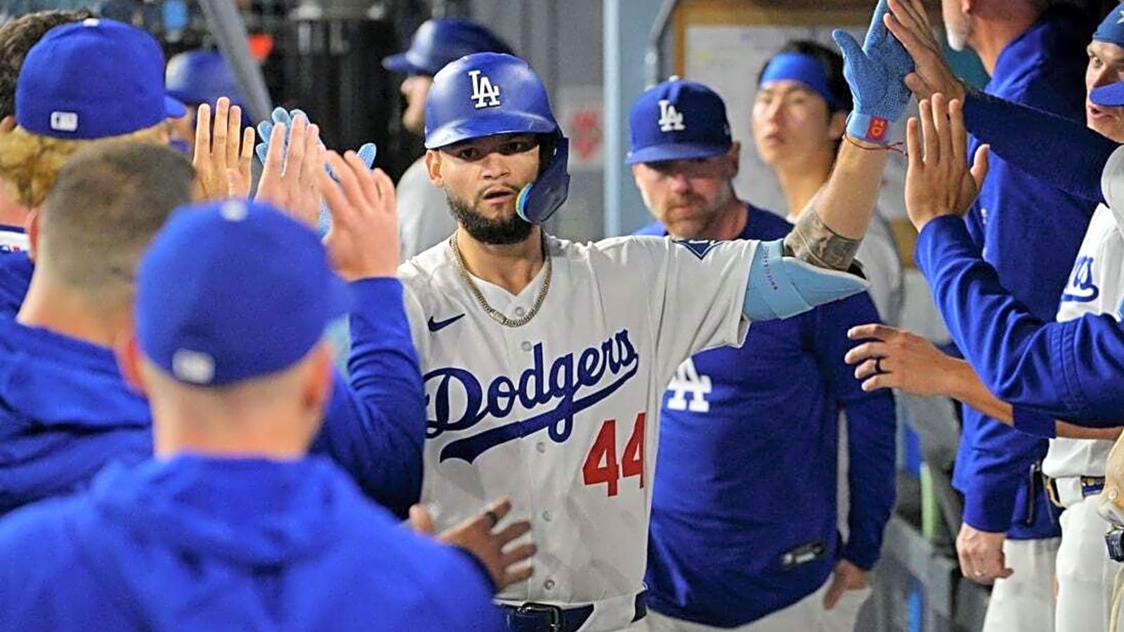 Injuries haven't slowed Dodgers ahead of Phillies' visit