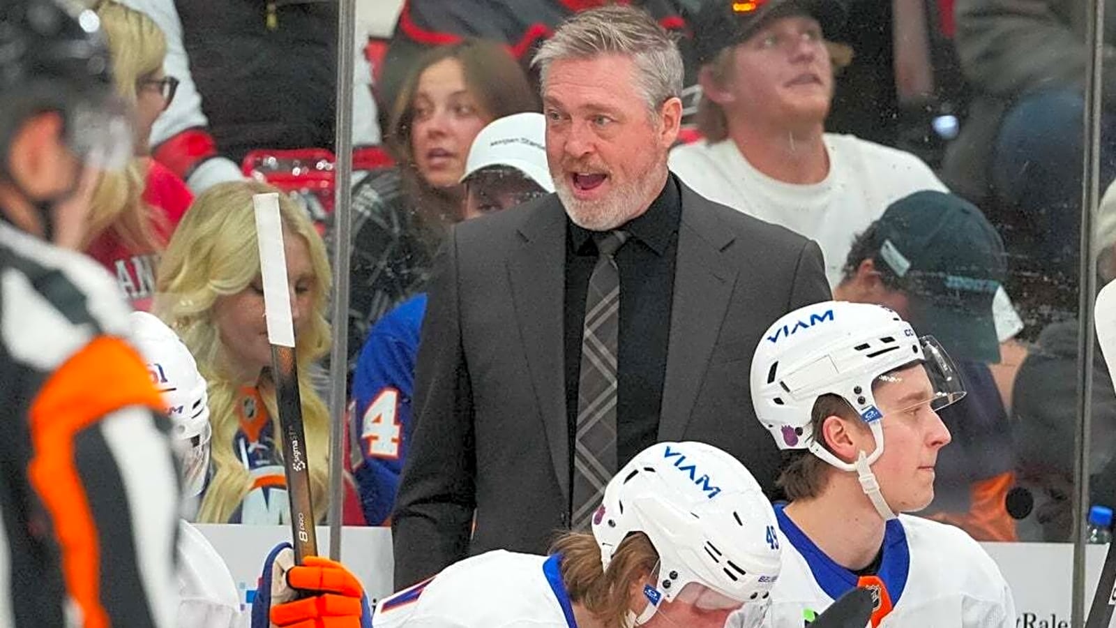 Islanders fire Patrick Roy, tab Pete DeBoer as coach