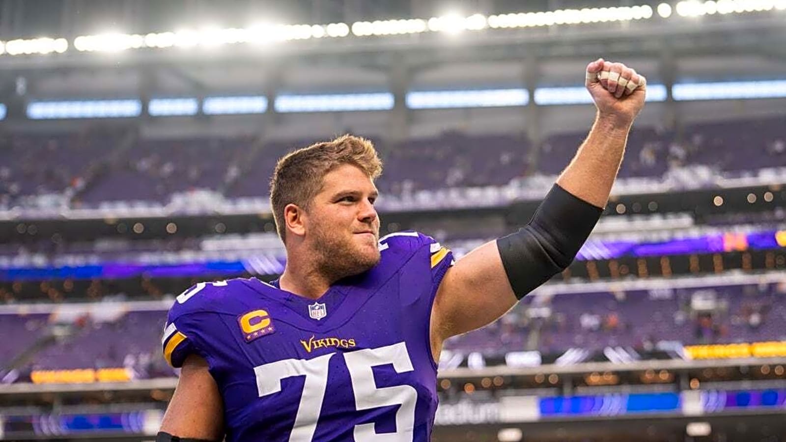 Report: Vikings RT Brian O&#39;Neill suffers sprained MCL