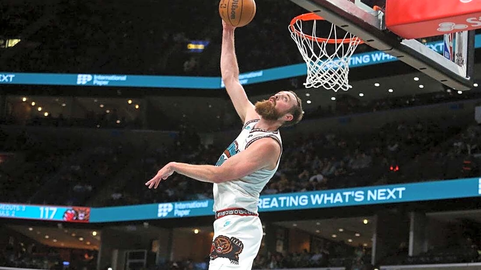 Report: Grizzlies trade C Jay Huff to Pacers