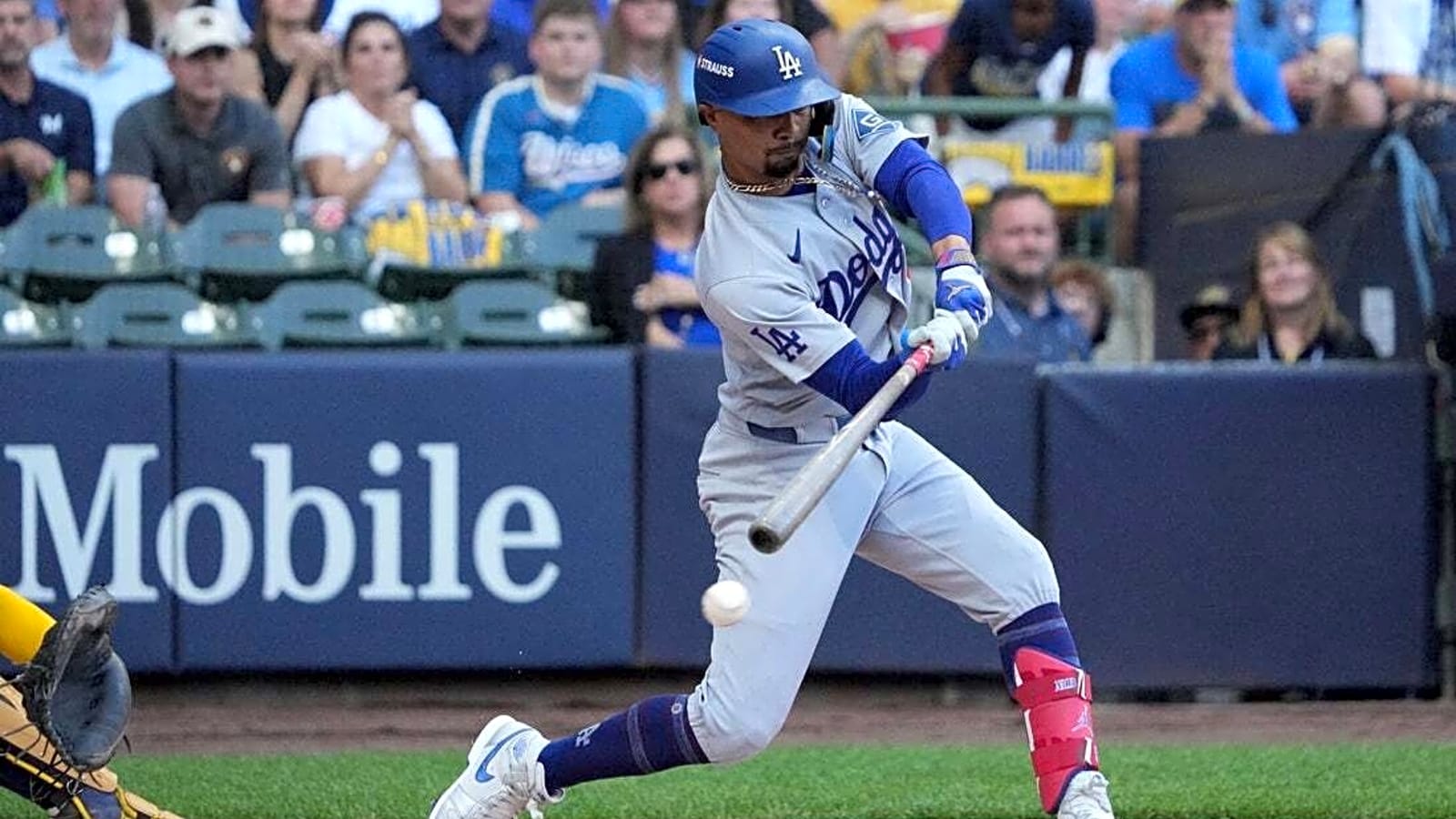 Down 2-0 to Brewers, Dodgers try to bring right mindset back to LA