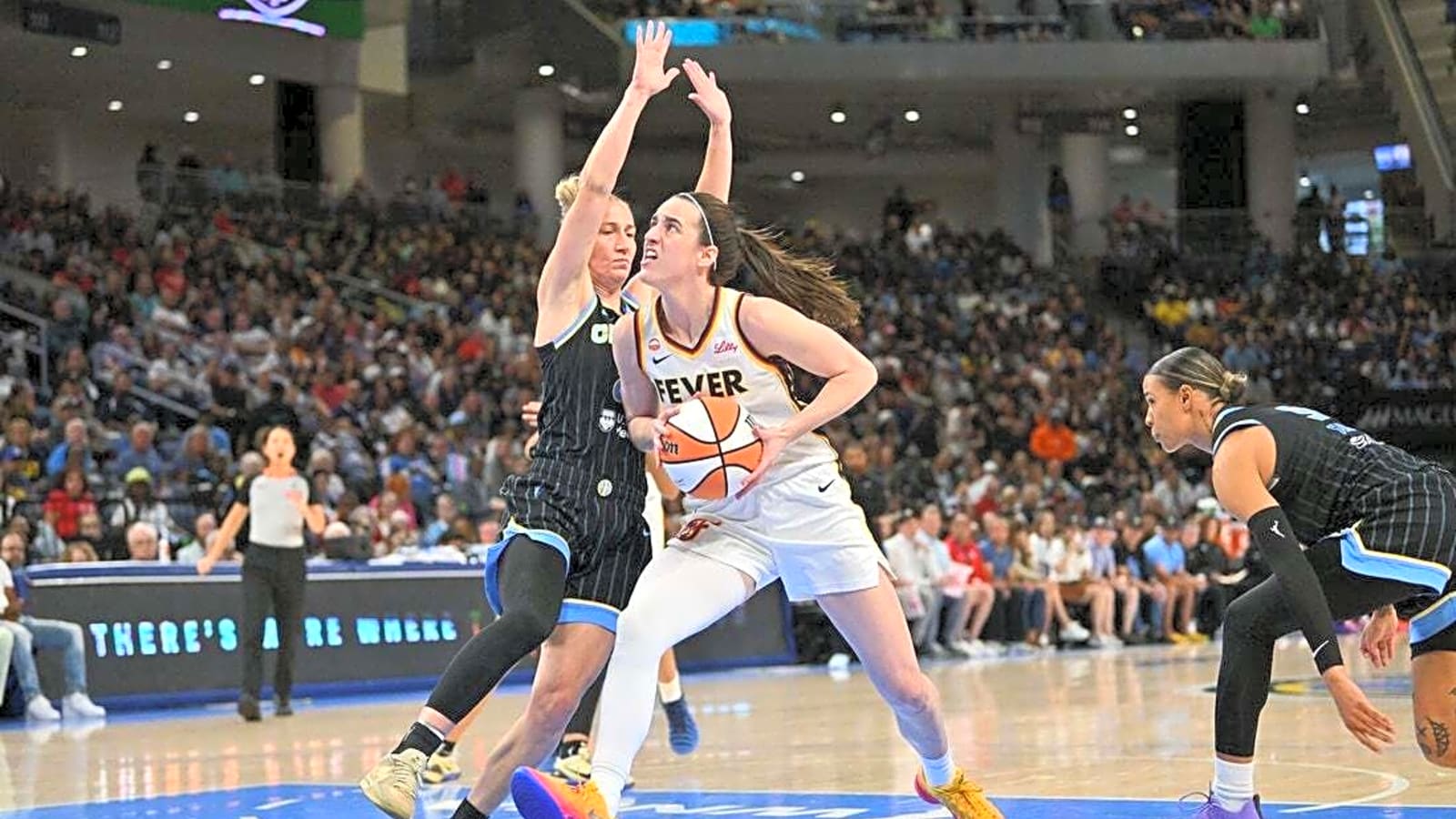Kelsey Mitchell, Caitlin Clark spark Fever past Sky