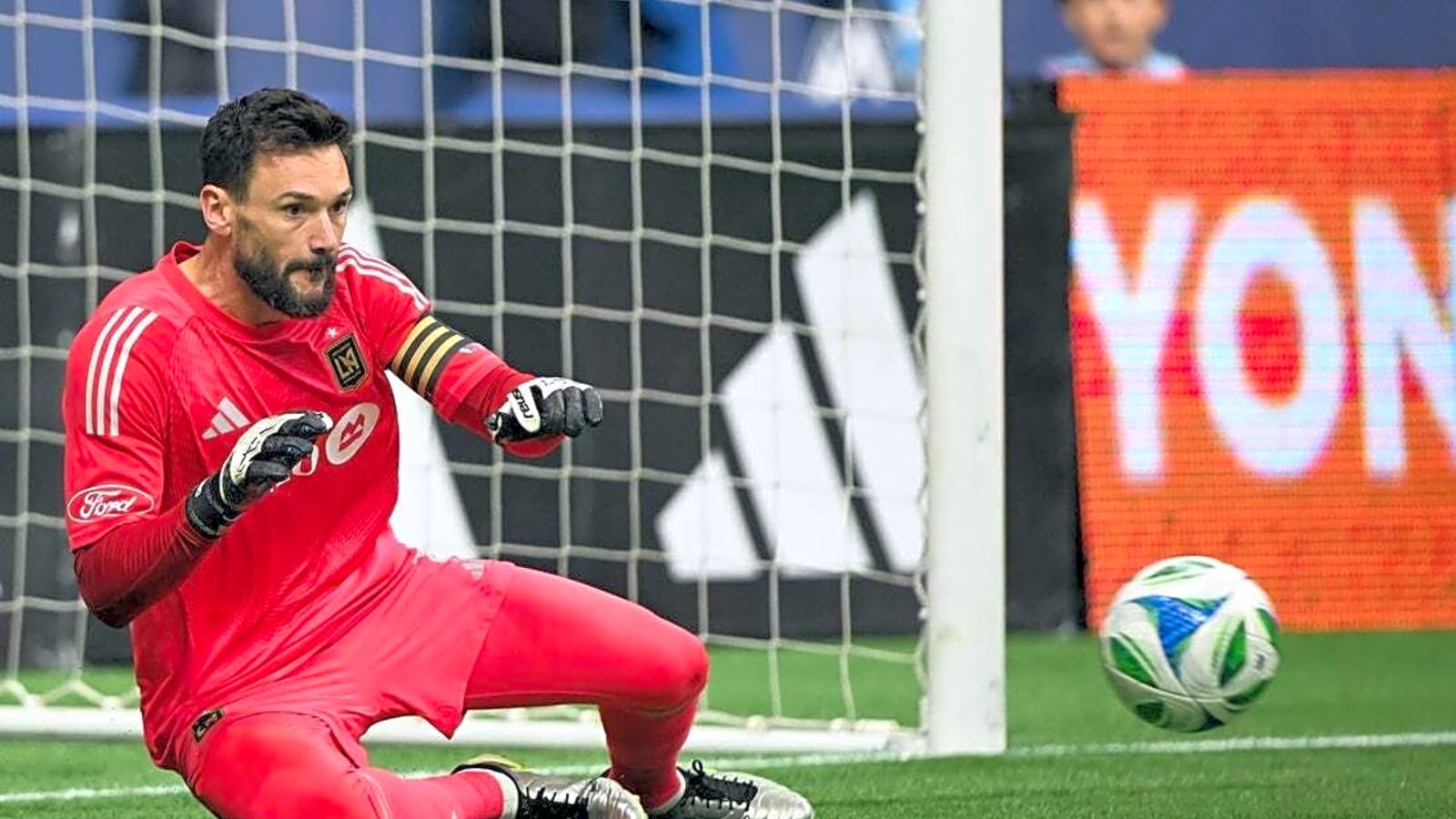 LAFC G Hugo Lloris signs extension