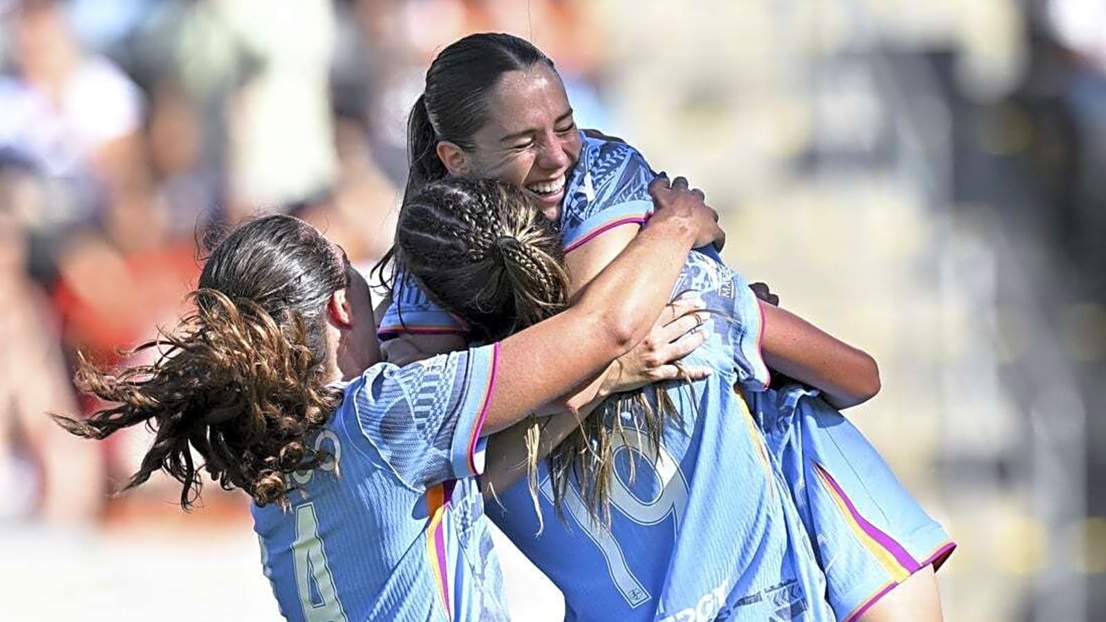 NWSL roundup: Kiki Van Zanten's brace leads Houston to rout of Boston