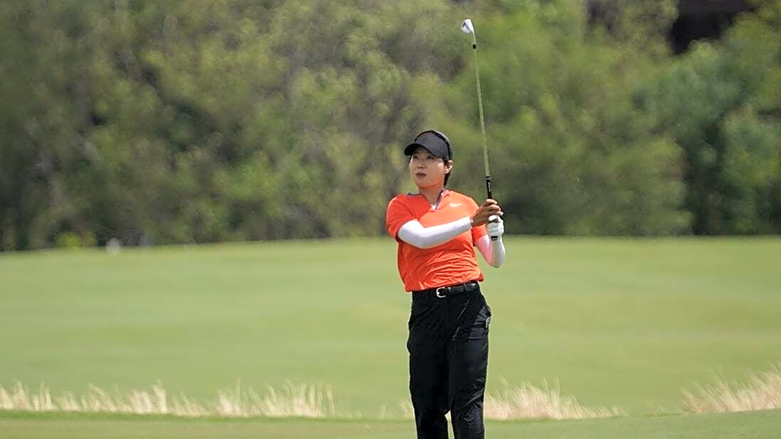 Somi Lee (61) has career-low round, takes lead in Thailand