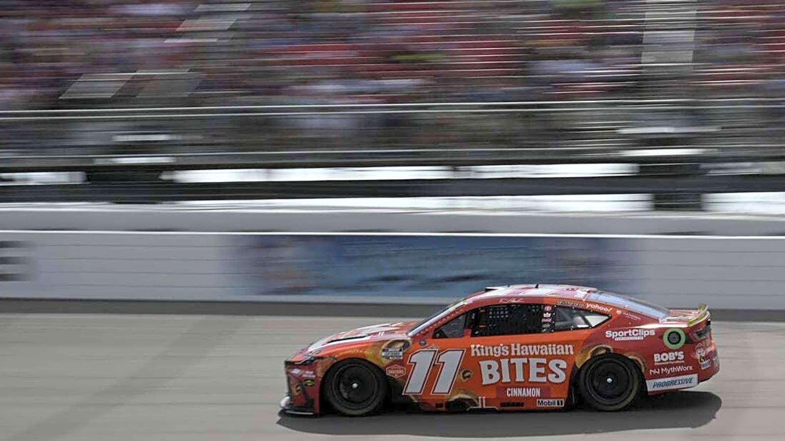 Denny Hamlin wins Las Vegas pole position