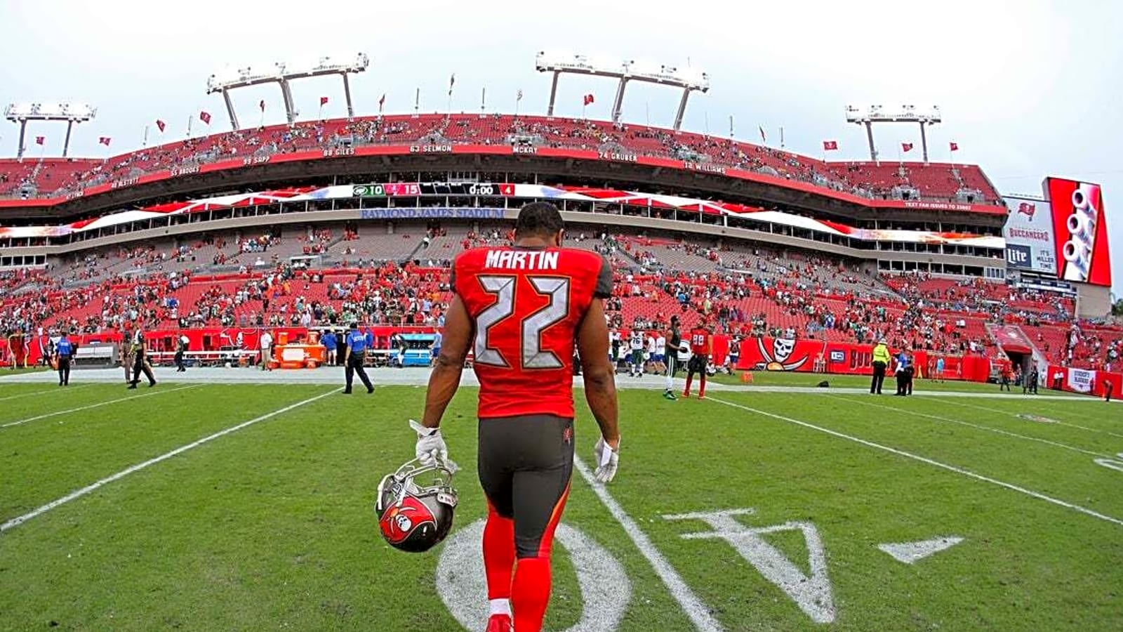 Oakland PD confirm Doug Martin unresponsive in custody
