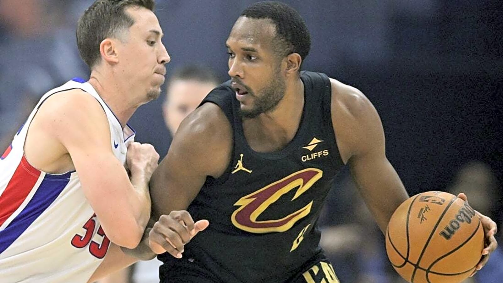 Cavaliers extend home winning streak, hand Pistons rare loss