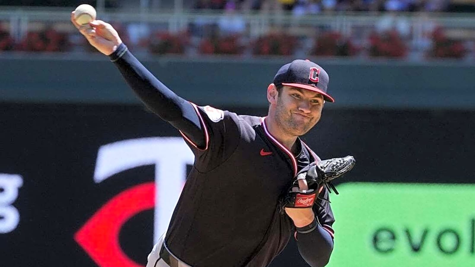 Streaking Guardians, Pirates collide in start to second half