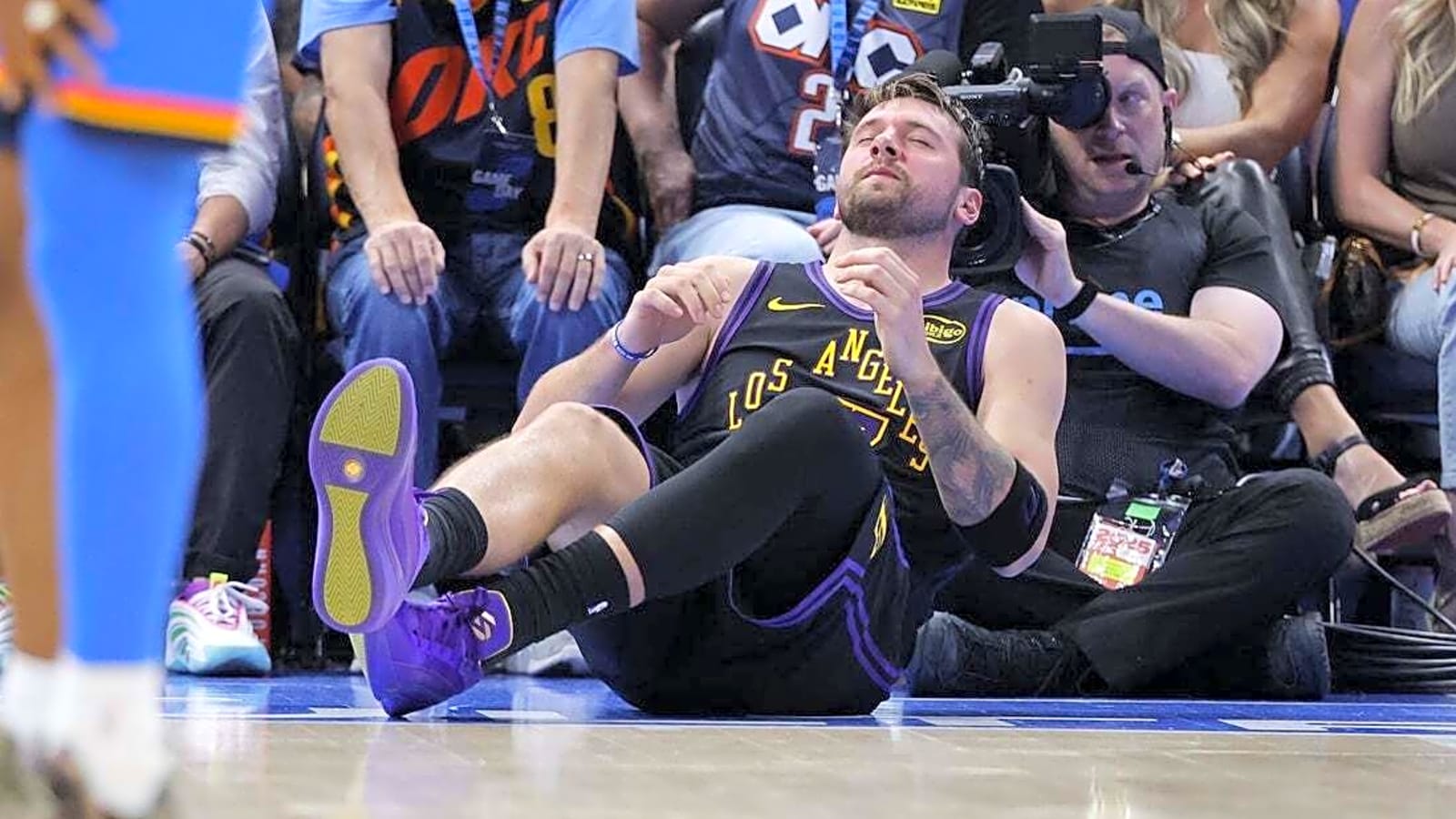 Lakers' Luka Doncic to have MRI on strained hamstring