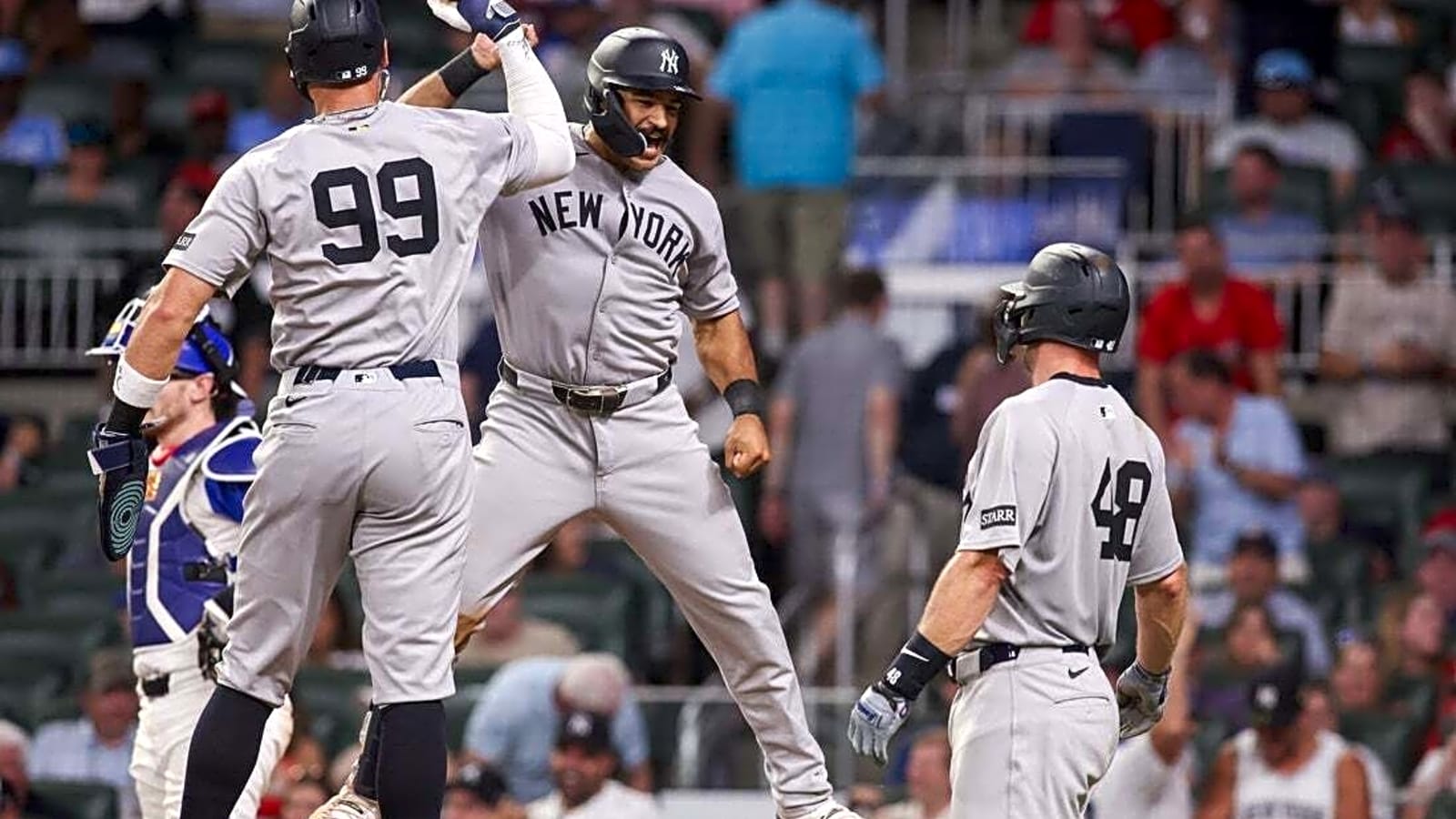 Yankees, after battering Braves&#39; bullpen, striving for series win