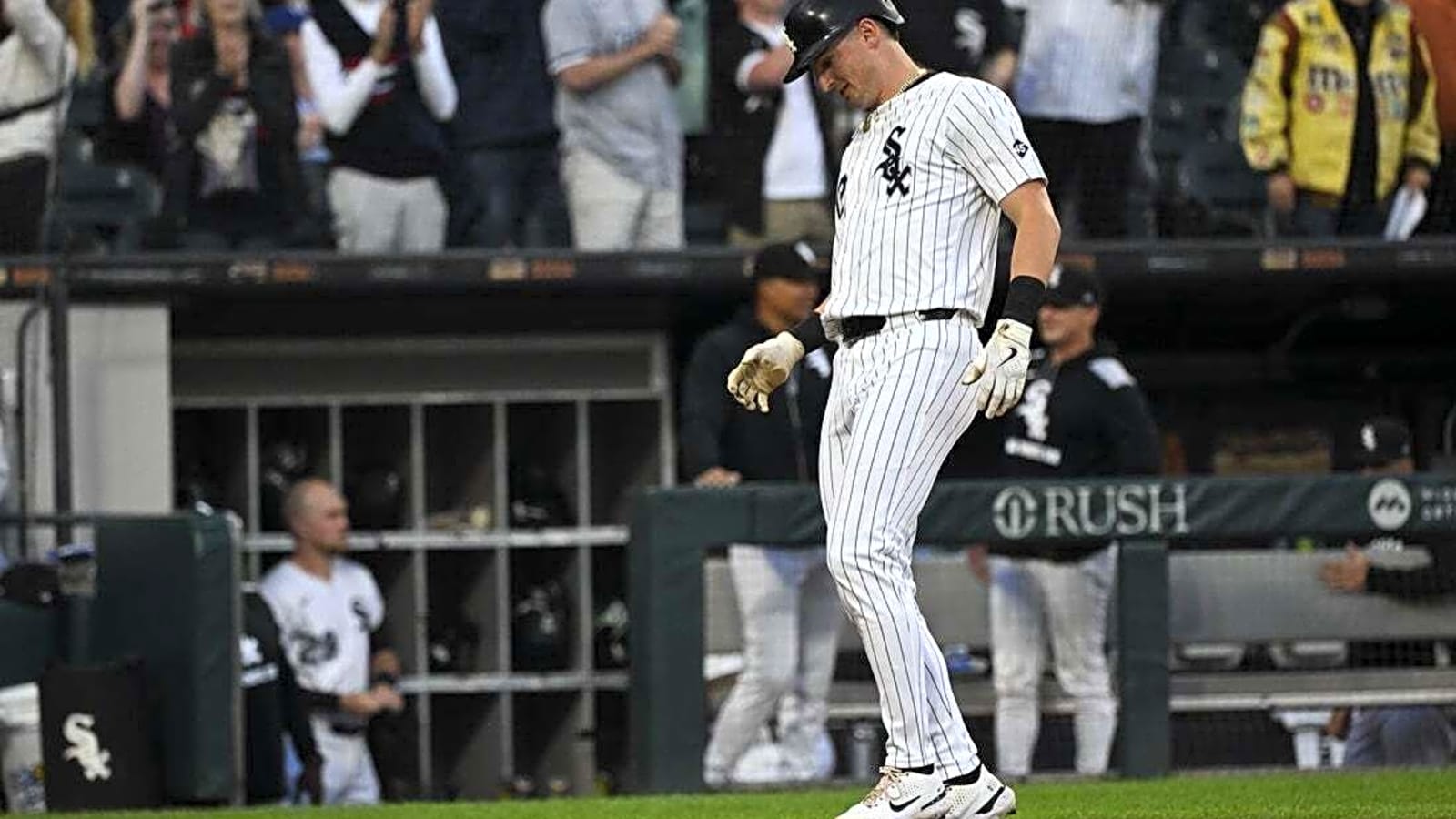Royals charge back in late innings, overtake White Sox