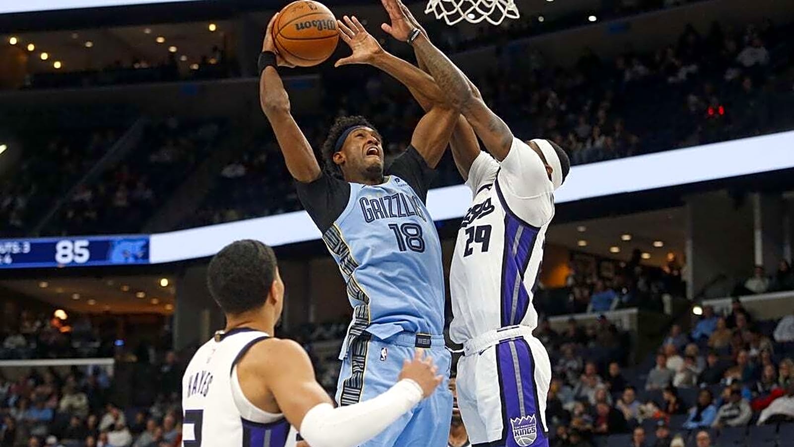 Battered clubs battle as Warriors hobble into Memphis