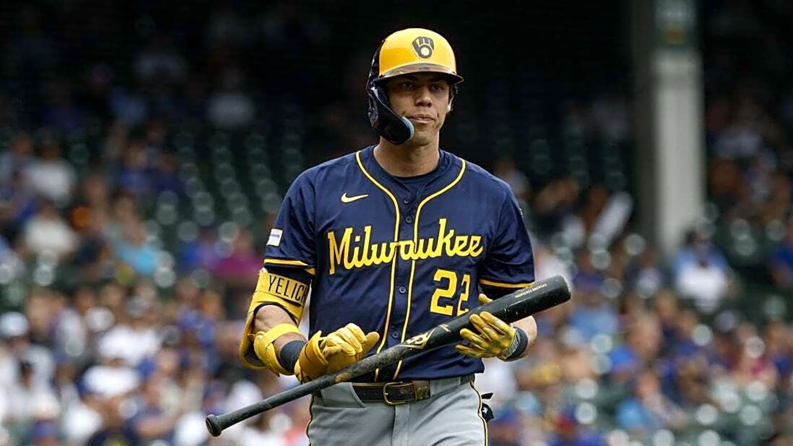 Brewers look for big hits, series win against Giants