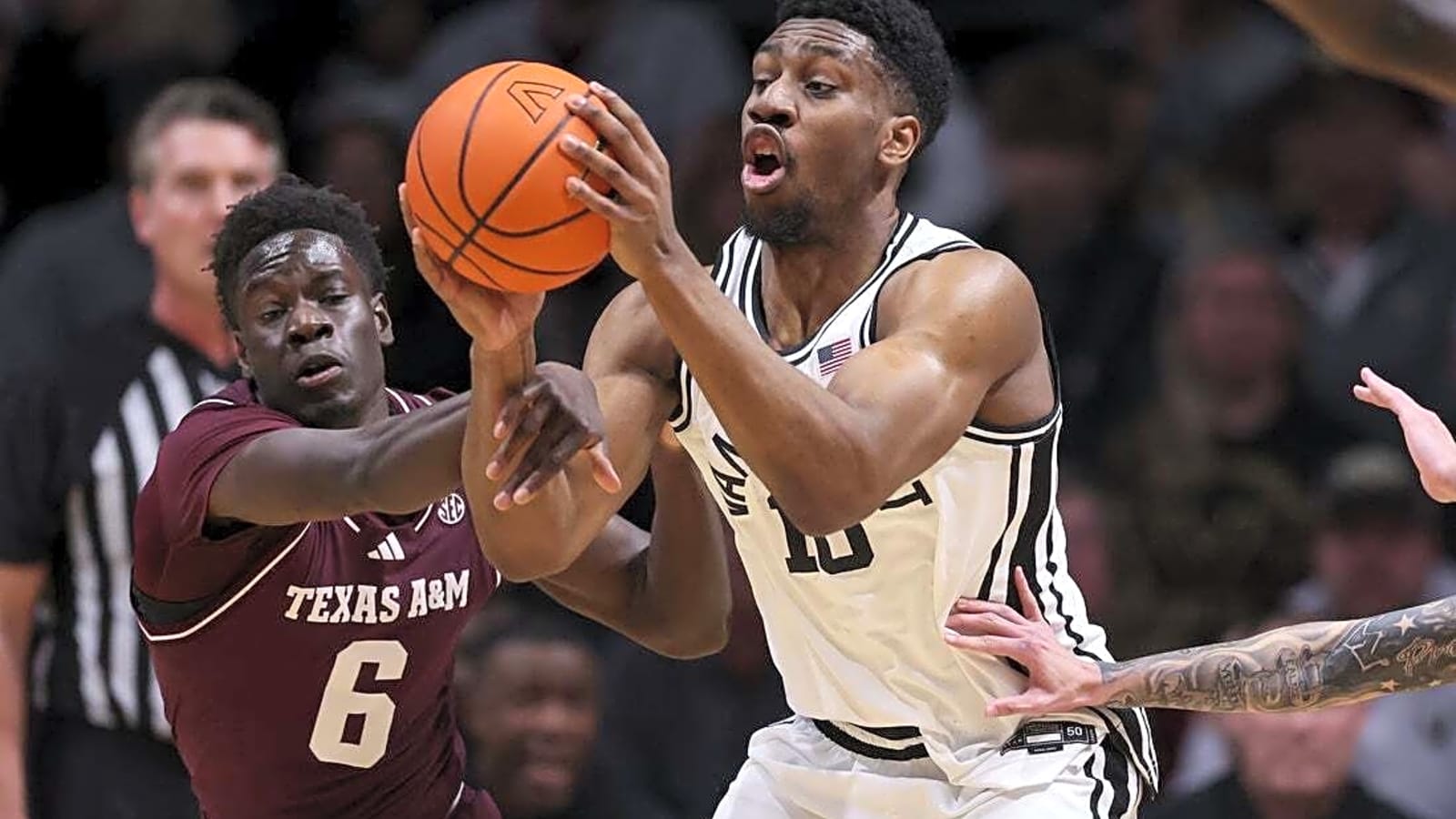 No. 19 Vanderbilt takes down Texas A&M behind supporting cast