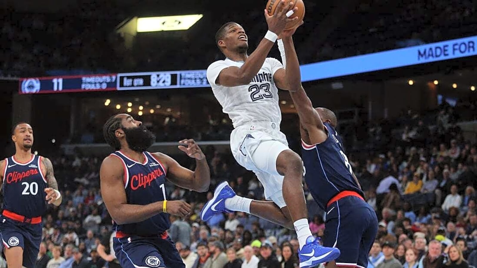 Grizzlies finish strong to continue surge vs. Clippers