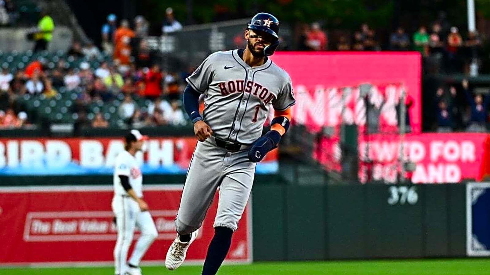 Strong start helps Astros snap losing streak vs. Orioles